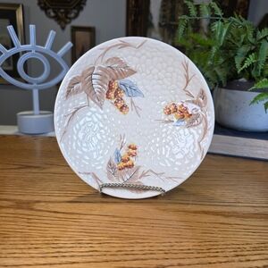 Vintage Wade Bramble England Pottery 7" Embossed Berry Fruit Bowl Dish